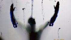 Persee et Andromede – performance on the rock – galerie Tatry Bordeaux par Karl Lakolak 2011 (11)