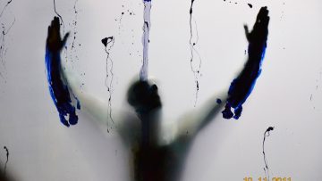 Persee et Andromede – performance on the rock – galerie Tatry Bordeaux par Karl Lakolak 2011 (11)