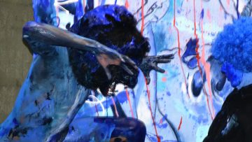 Persee et Andromede – performance on the rock – galerie Tatry Bordeaux par Karl Lakolak 2011 (2)